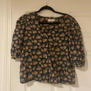 Floral top with puff sleeve and buttons